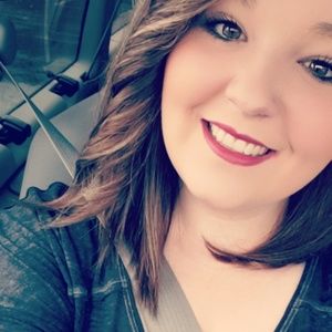 Meet your Posher, Caroline